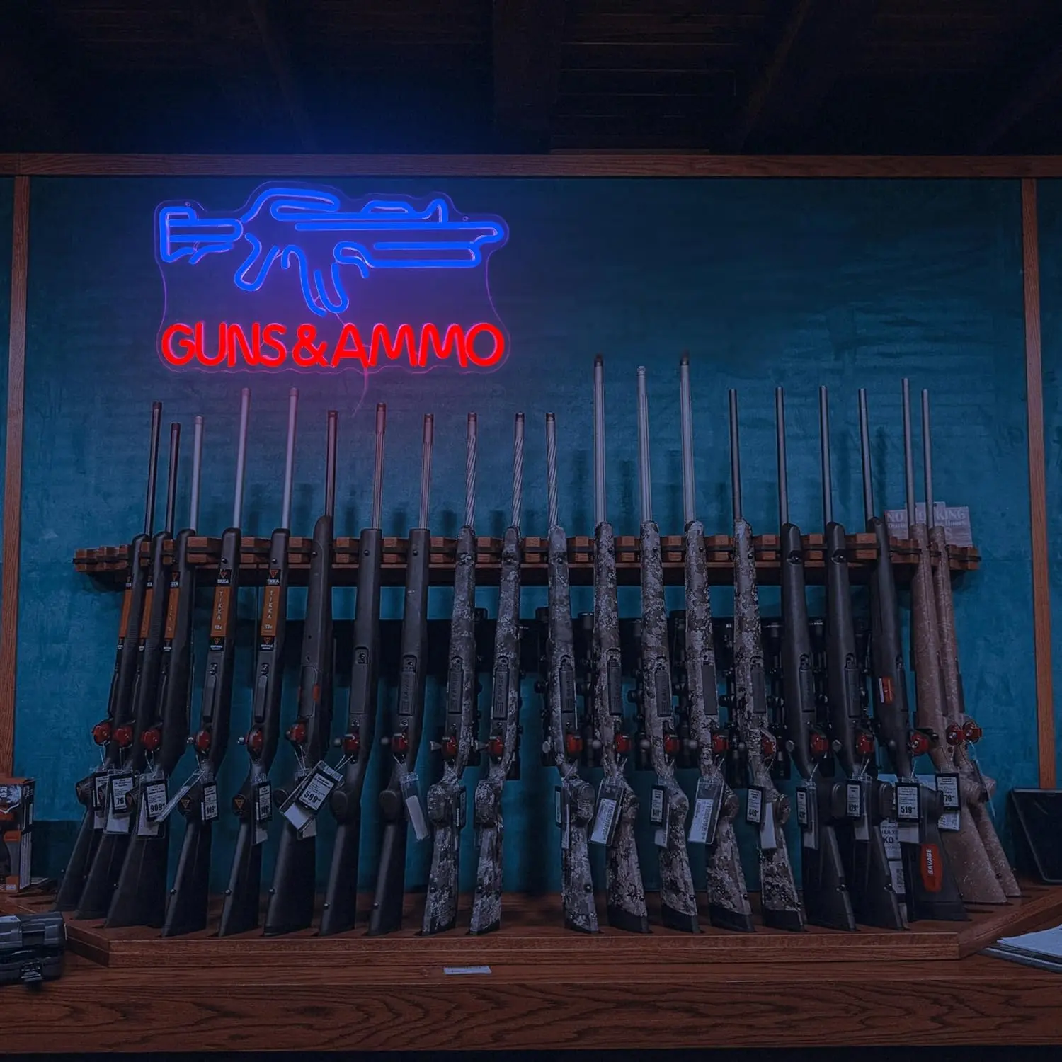 Gun Shop Neon Sign USB Powered - Hunting Outdoor Stores のレビューと価格